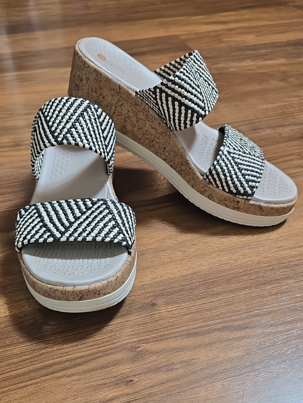 Bzees Lifestride Resort Platform Slide Sandal - Black & Natural